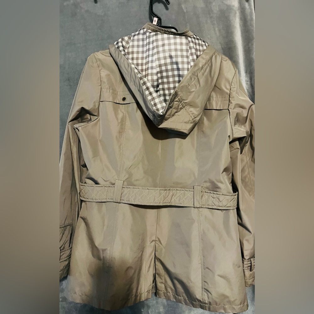 Liz Claiborne Green Rain Coat ☘️